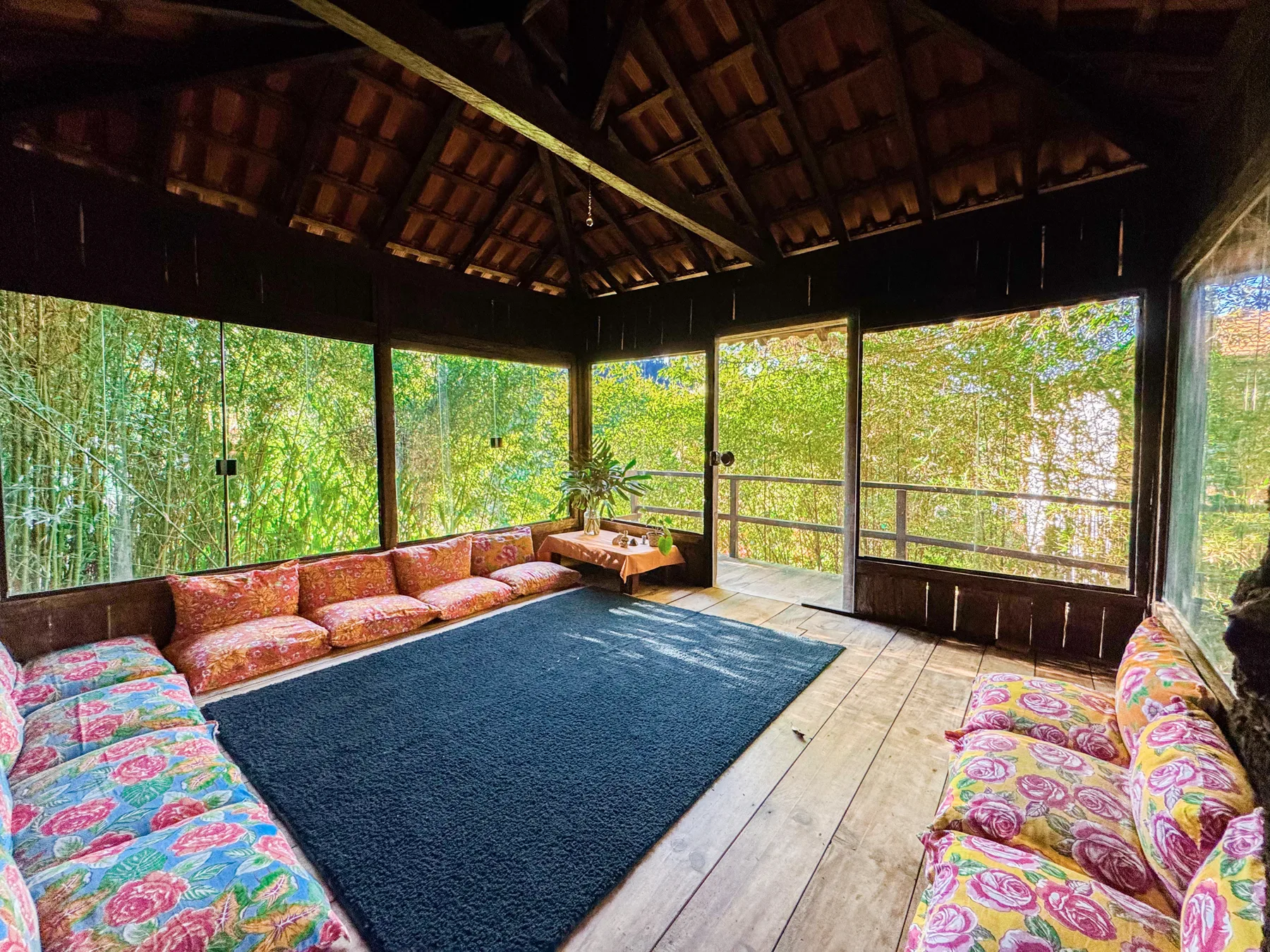 Sala de meditação na Pousada Trem das Cores